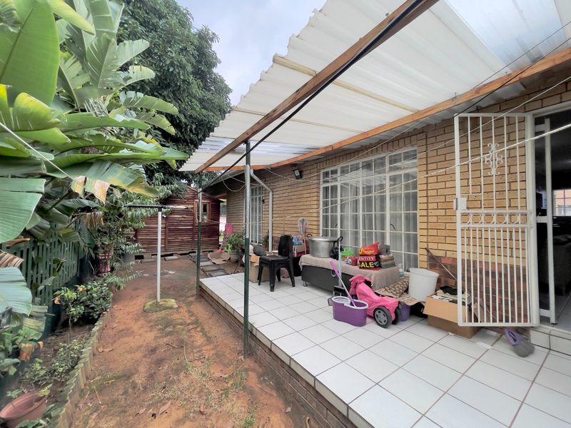 2 Bedroom 2 Bathroom townhouse - Photo 5