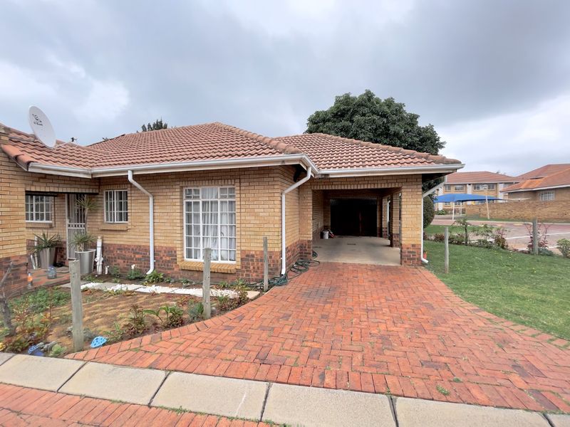 2 Bedroom 2 Bathroom townhouse - Photo 4