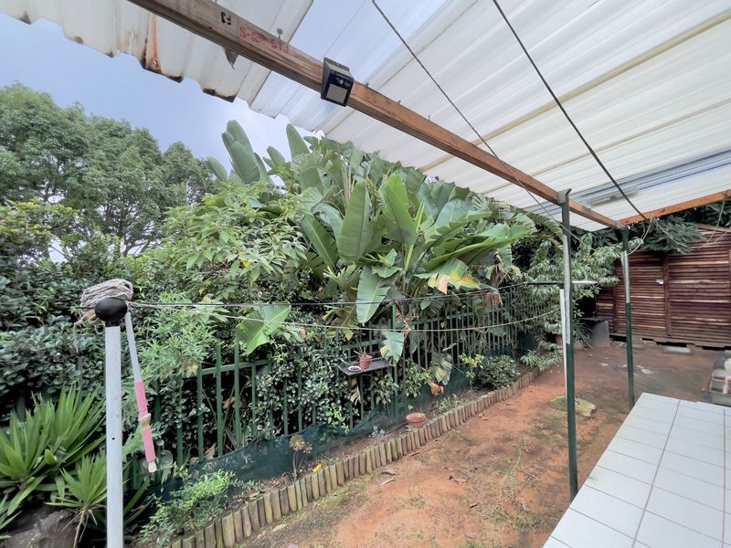 2 Bedroom 2 Bathroom townhouse - Photo 6