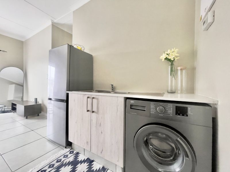 1 Bedroom For Sale - Photo 3