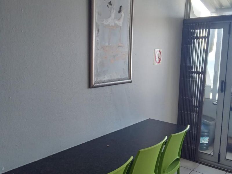 Coastal Flat with Sea Views and Veranda Vibe - Photo 7