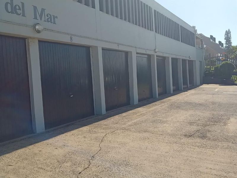 Coastal Flat with Sea Views and Veranda Vibe - Photo 4