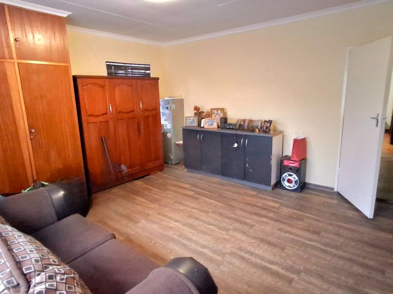 “Spacious 3-Bedroom Family Home – Great Value!” - Photo 10