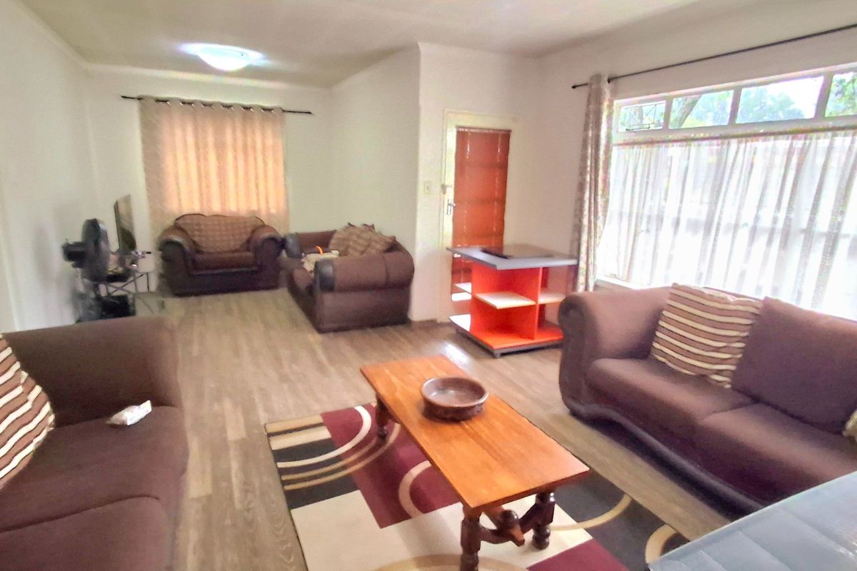 “Spacious 3-Bedroom Family Home – Great Value!” - Photo 3