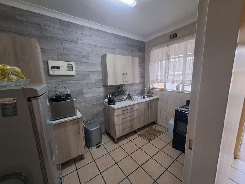 Neat - Two-Bedroom Apartment Near Vaal Mall - Photo 5