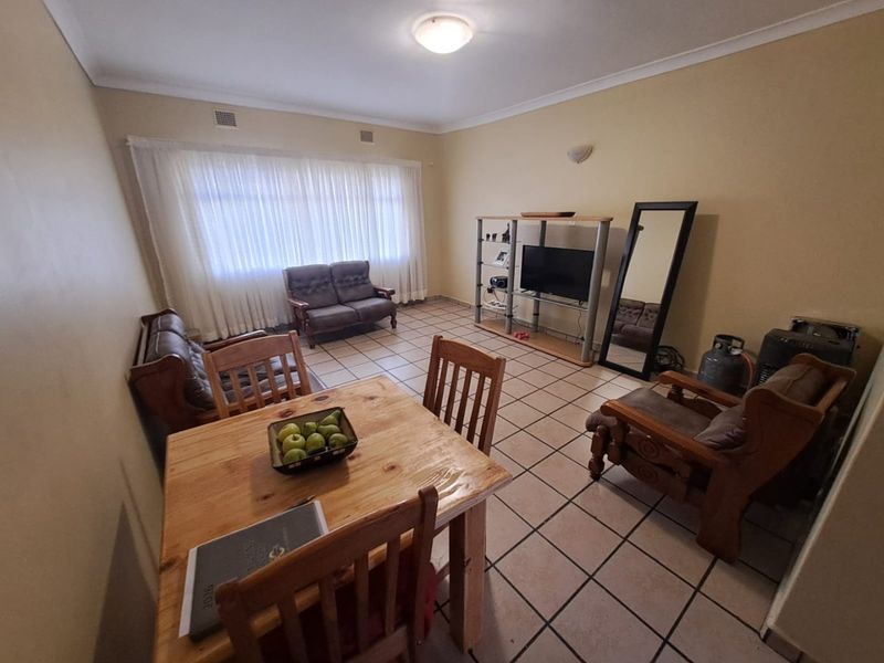 Neat - Two-Bedroom Apartment Near Vaal Mall - Photo 2