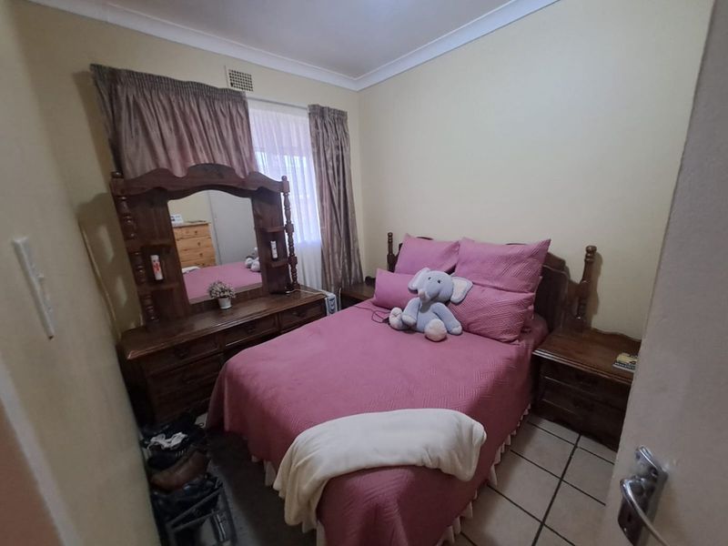 Neat - Two-Bedroom Apartment Near Vaal Mall - Photo 10