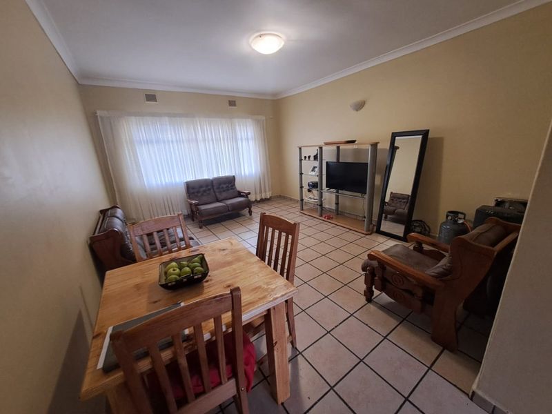 Neat - Two-Bedroom Apartment Near Vaal Mall - Photo 8