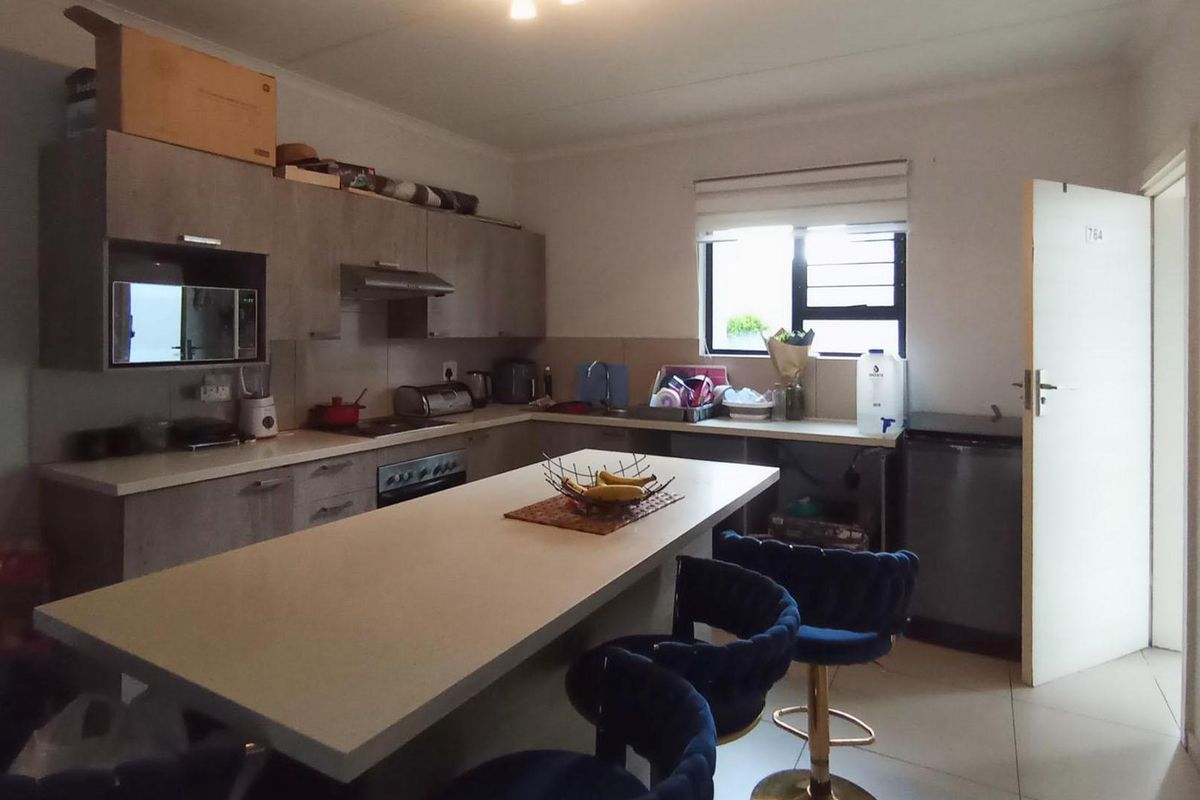 Cozy Ground Floor 2 bed Apartment in Midrand - Photo 5