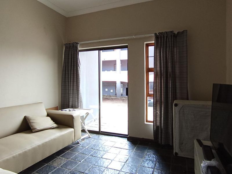 Ground Floor Apartment in Secure Erand Court – Prime Midrand Location! - Photo 4