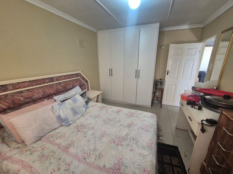 3 Bedroom House for sale in Merebank Central R1,395,000 - Photo 10