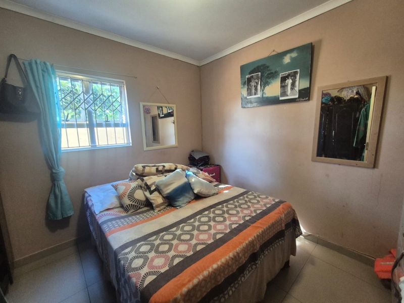 3 Bedroom House for sale in Merebank Central R1,395,000 - Photo 9