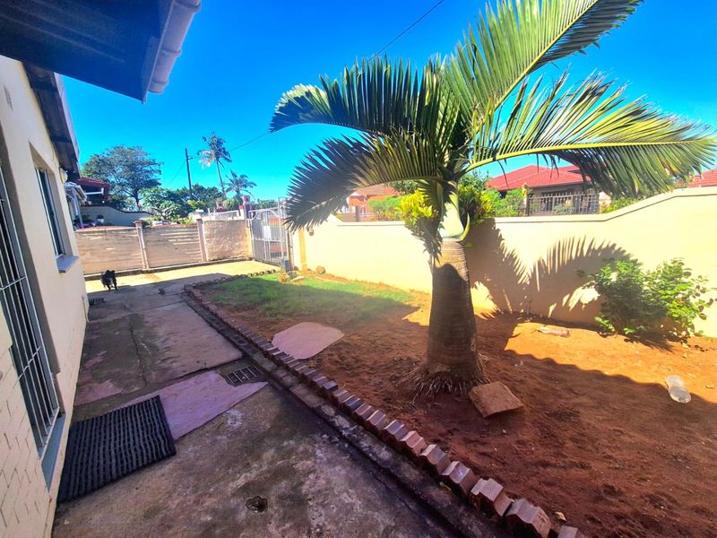 3 Bedroom House for sale in Merebank Central R1,395,000 - Photo 3