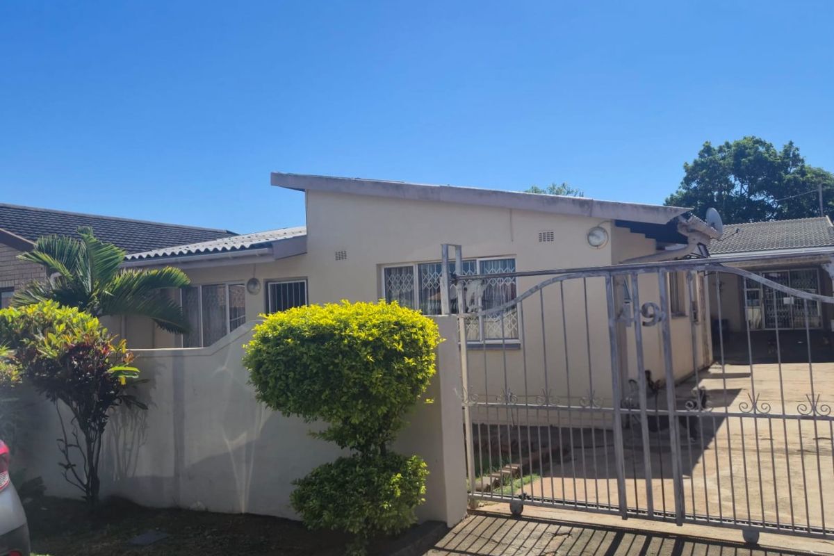 3 Bedroom House for sale in Merebank Central R1,395,000 - Photo 2