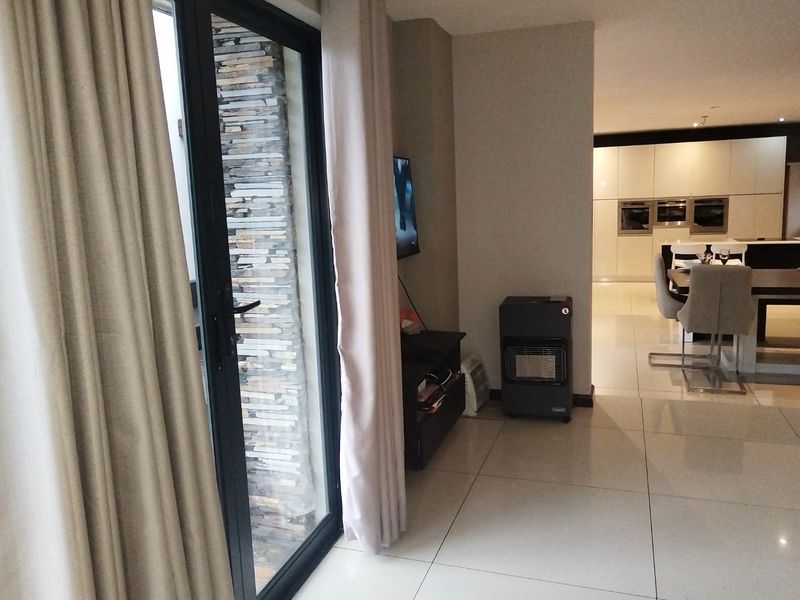 Bushveld Exclusivity living meets Architectural Excellence - Photo 2