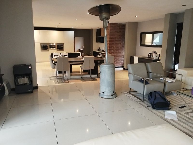 Bushveld Exclusivity living meets Architectural Excellence - Photo 3