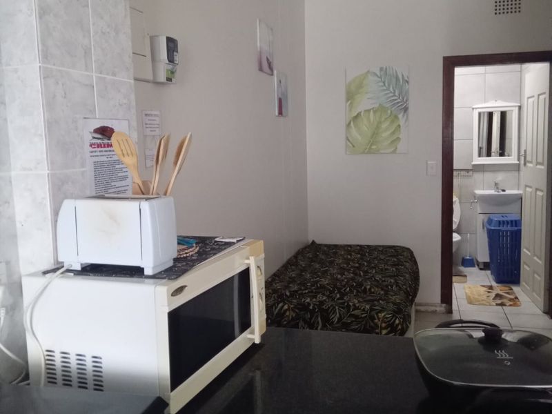 Two Bedroom Apartment for Sale in Manaba Beach, Uvongo - Photo 8