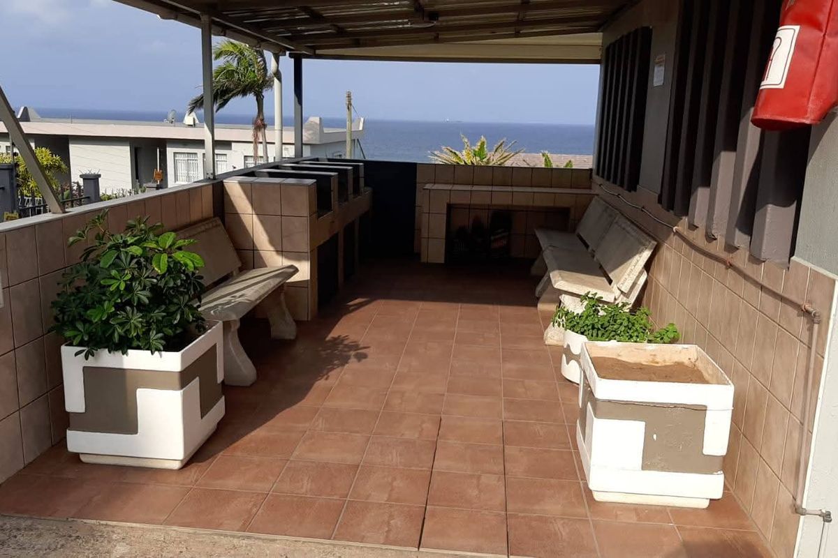 Two Bedroom Apartment for Sale in Manaba Beach, Uvongo - Photo 4