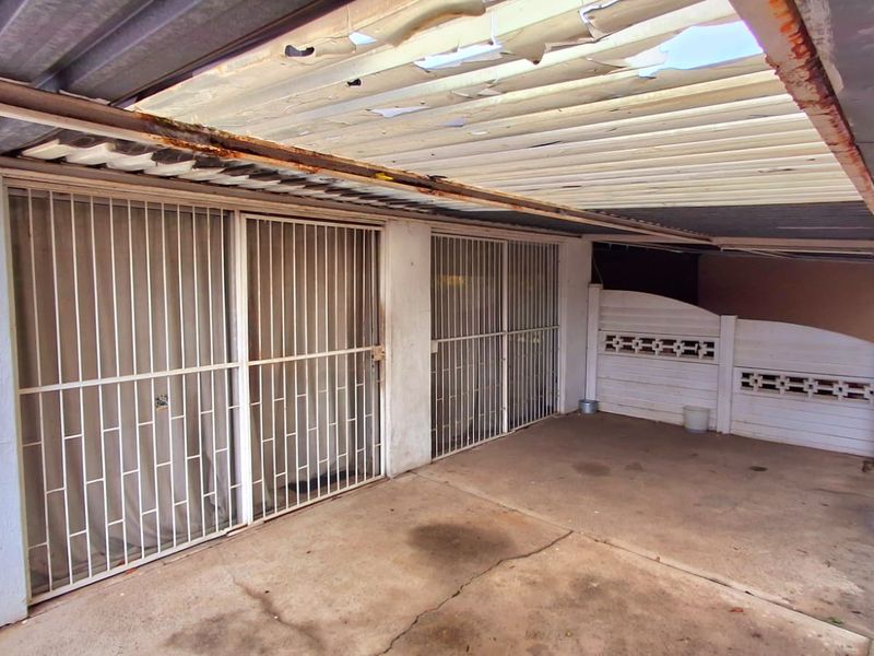 3-Bedroom Family Home Near College High School & Town Centre - Photo 4