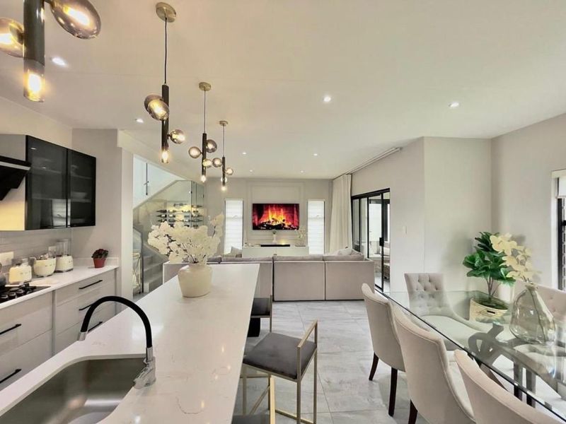 3 bed 2 bath modern family home in Carlswald living space - Photo 9