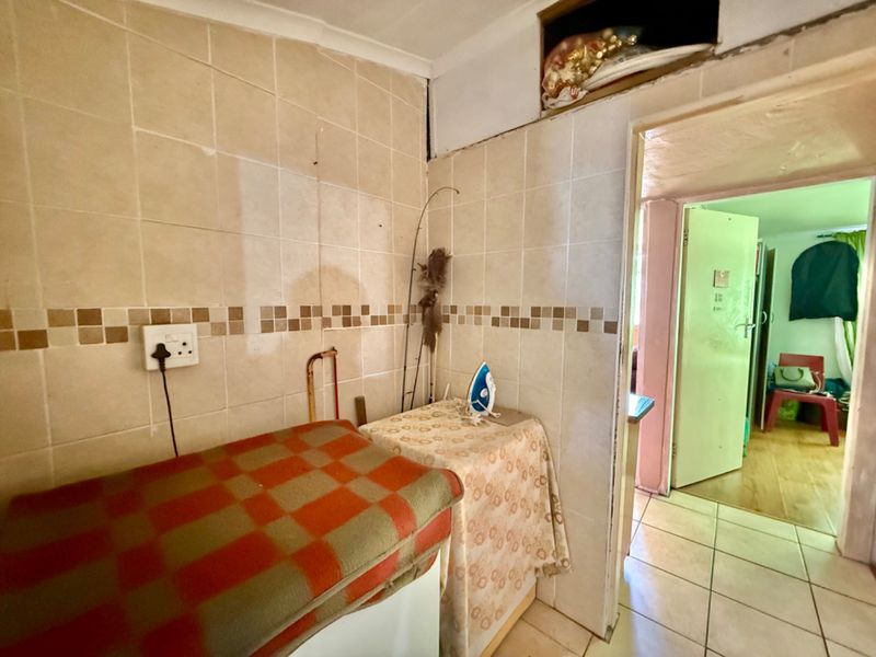 Charming 3 Bed Home in Rosedale across the school with Pets Welcome - Photo 9