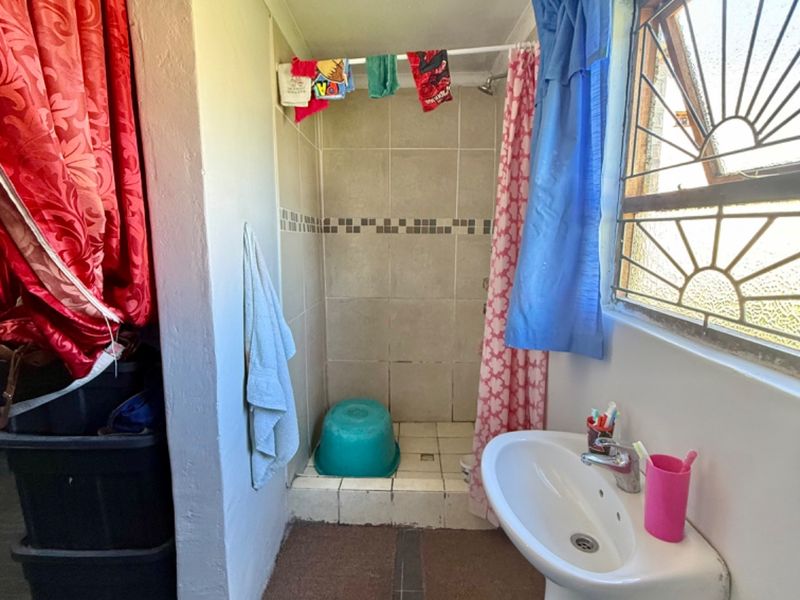 Charming 3 Bed Home in Rosedale across the school with Pets Welcome - Photo 7