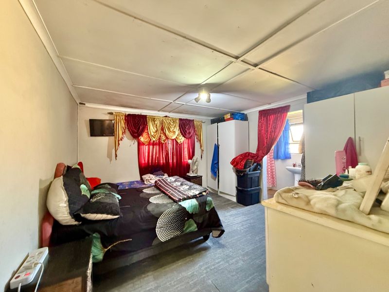 Charming 3 Bed Home in Rosedale across the school with Pets Welcome - Photo 8