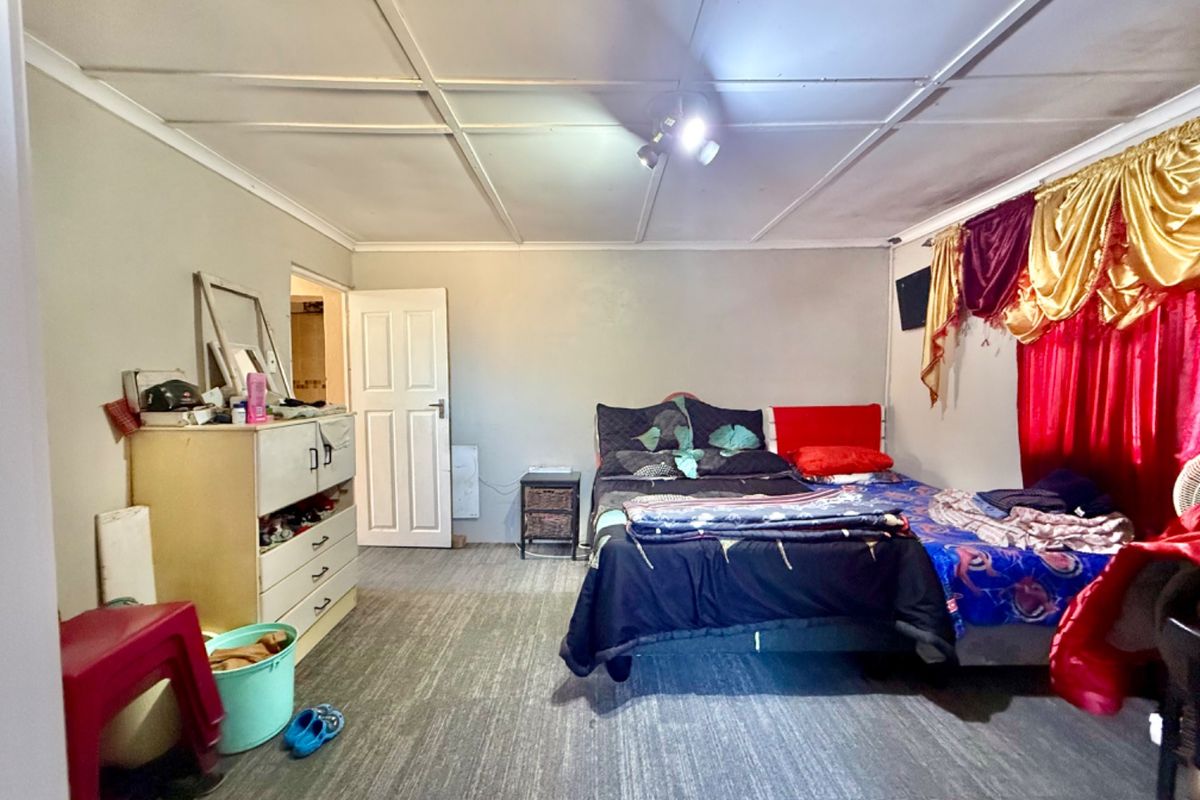 Charming 3 Bed Home in Rosedale across the school with Pets Welcome - Photo 5