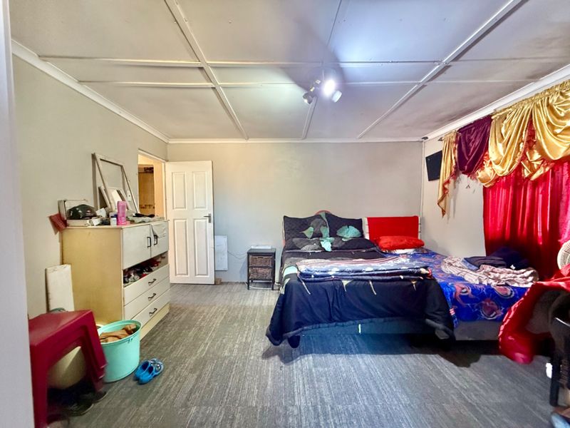 Charming 3 Bed Home in Rosedale across the school with Pets Welcome - Photo 5