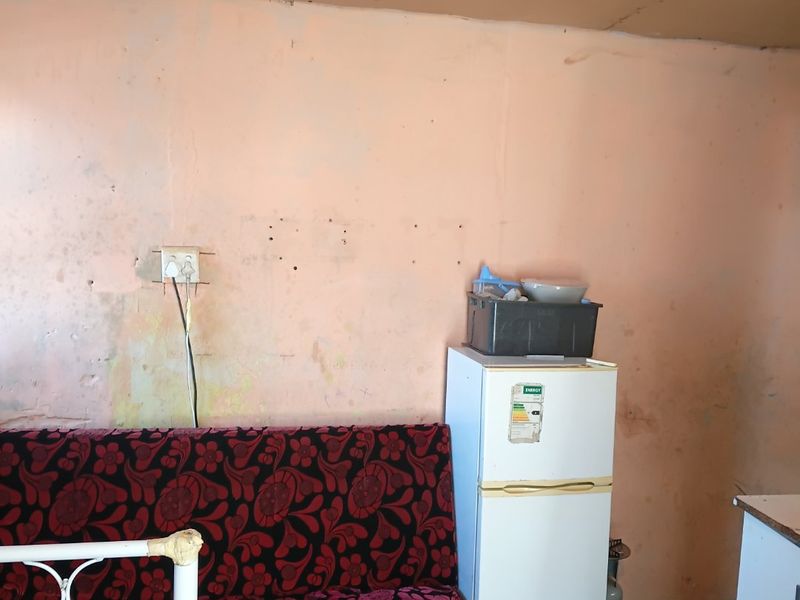 Starter Home - Photo 2