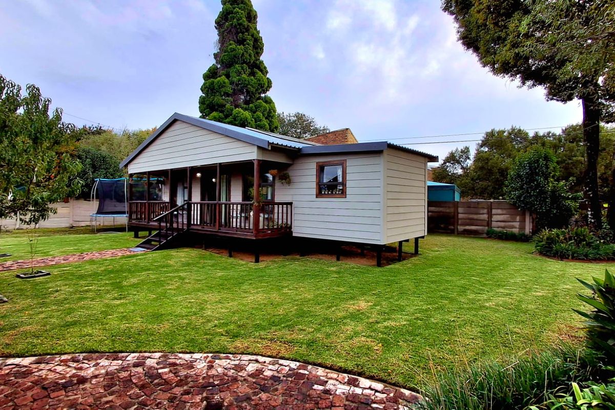 Prime Vaalpark Property – 5-Bedroom Home + Second House & Flat - Photo 4