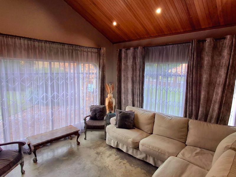 Prime Vaalpark Property – 5-Bedroom Home + Second House & Flat - Photo 9