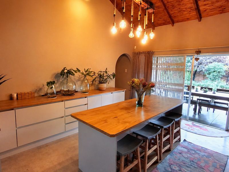 Prime Vaalpark Property – 5-Bedroom Home + Second House & Flat - Photo 6