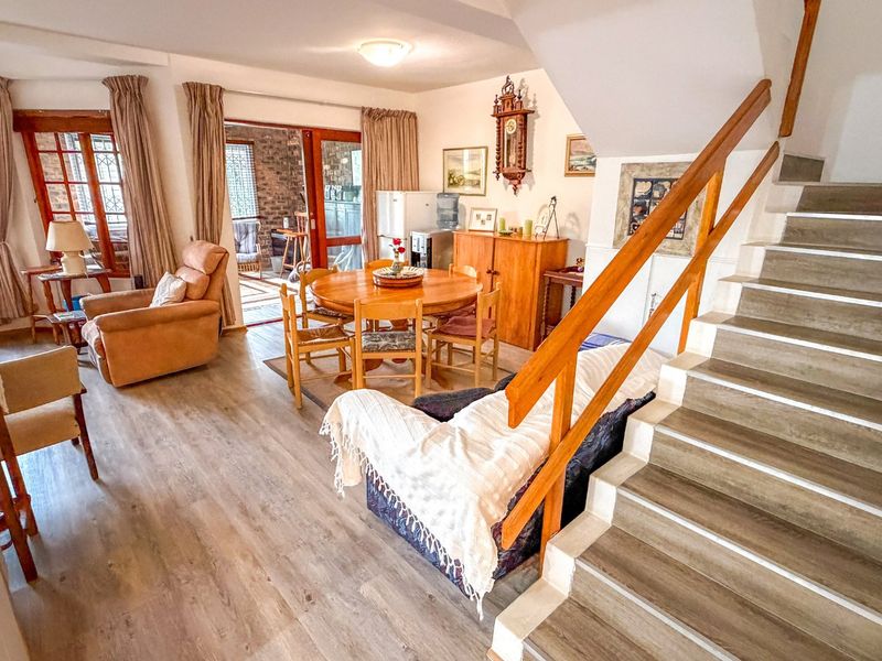 Exclusive Mandate: Clever Lifestyle Comfort and Hidden Practicality Lies Within This Exclusive Corner in Gonubie - Photo 3