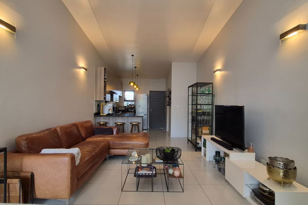 2 bed 2 bath apartment for sale in Morningside - Photo 2
