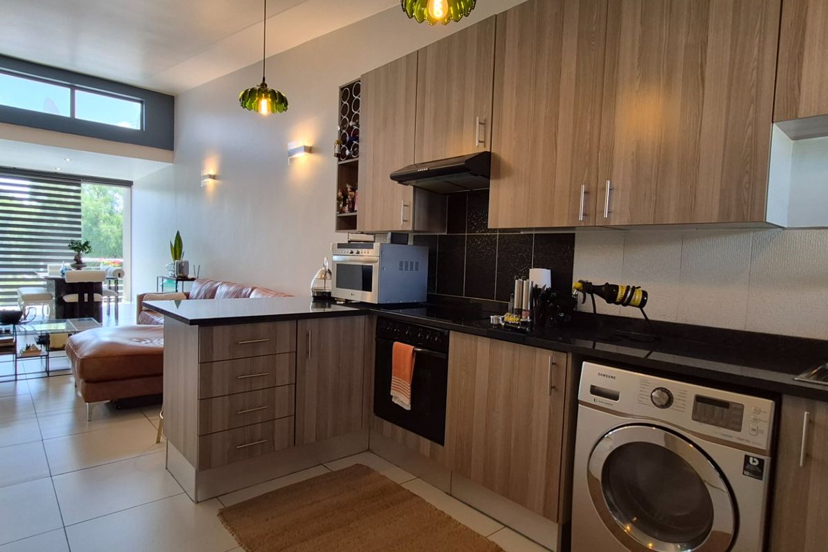 2 bed 2 bath apartment for sale in Morningside - Photo 4