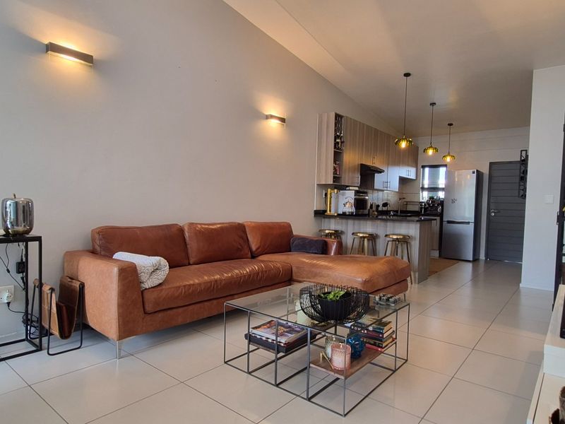 2 bed 2 bath apartment for sale in Morningside - Photo 1