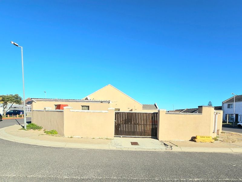 Three bedroom corner property situated on a 385 square metre stand - Photo 5