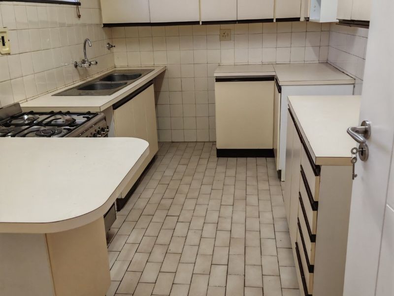 2 Bedroom Apartment in the Heart of Rosebank for Rent. - Photo 10