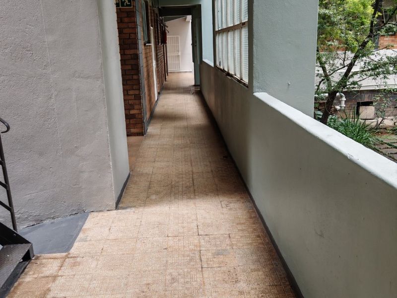 2 Bedroom Apartment in the Heart of Rosebank for Rent. - Photo 6