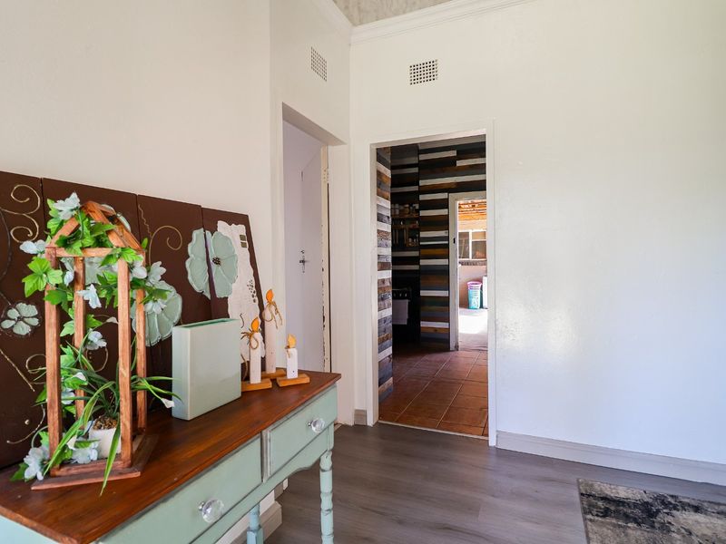 3 Bedroom house with a Flatlet for sale in Stilfontein. - Photo 5