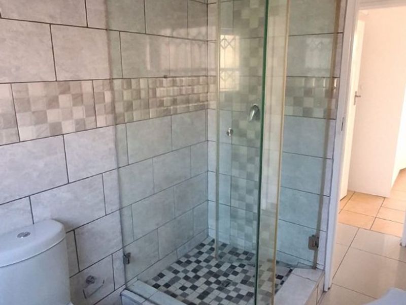 REAL ESTATE SERVICES WELCOME YOU TO JANINE'S NEW THIS SUPER STYLISH APARTMENT  - Photo 8