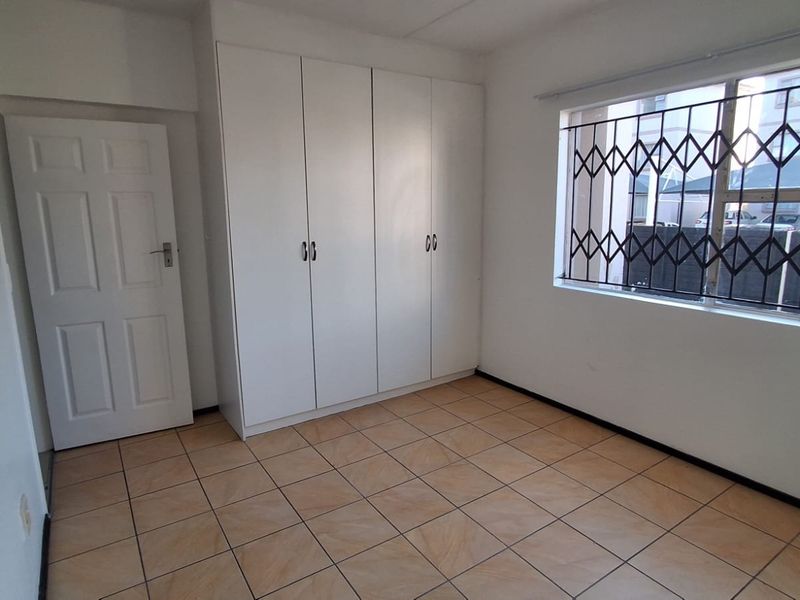 REAL ESTATE SERVICES WELCOME YOU TO JANINE'S NEW THIS SUPER STYLISH APARTMENT  - Photo 10