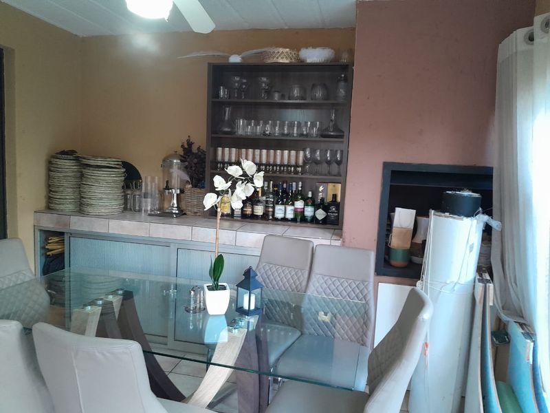 BARGAIN 2 BEDROOM GARDEN UNIT  - Photo 8