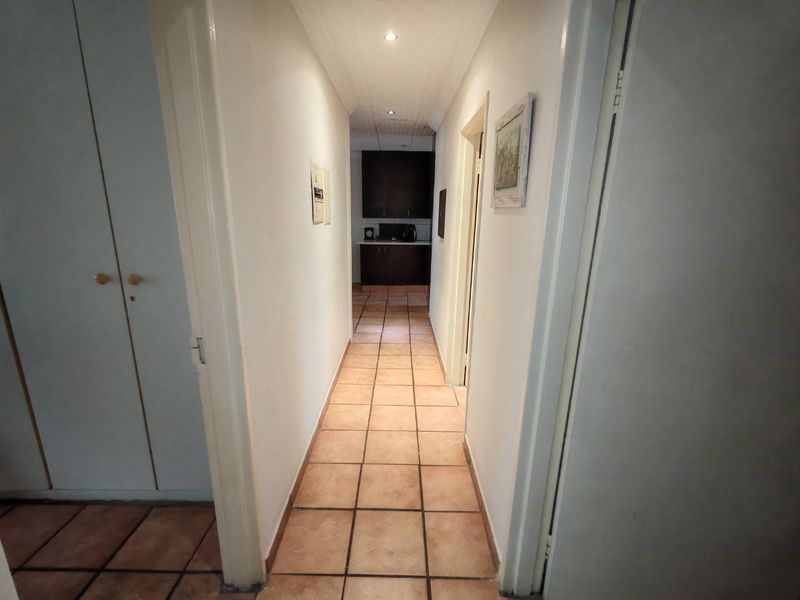 Charming & Secure Garden Townhouse – Move-In Ready! - Photo 5