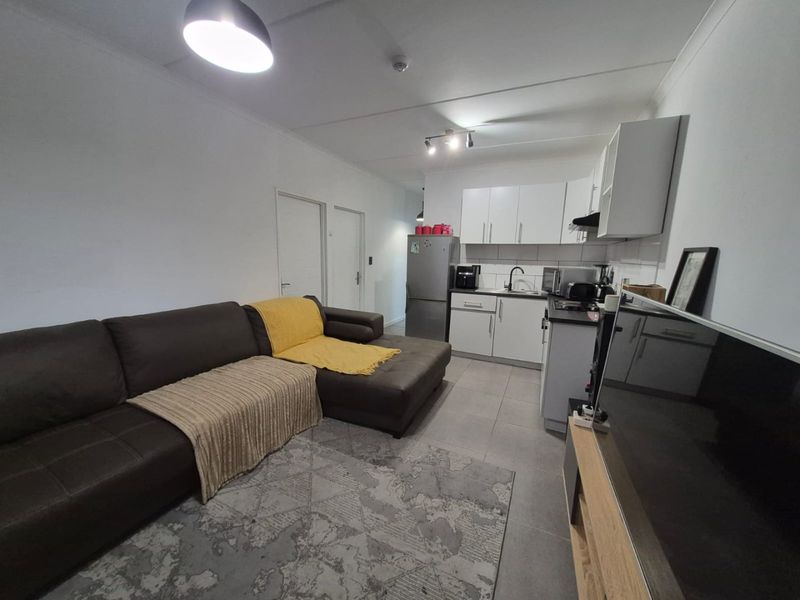 Stunning Ground Floor Apartment in Central Blue – Blue Downs - Photo 5