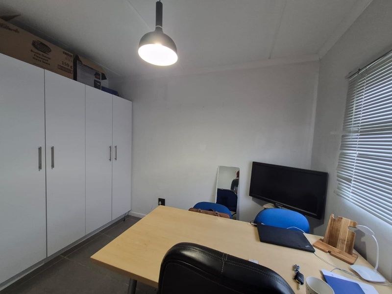 Stunning Ground Floor Apartment in Central Blue – Blue Downs - Photo 7