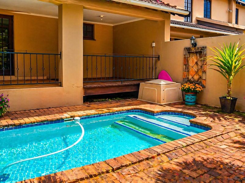 Double Storey 3-Bedroom House in Complex for Sale in Margate - Photo 2