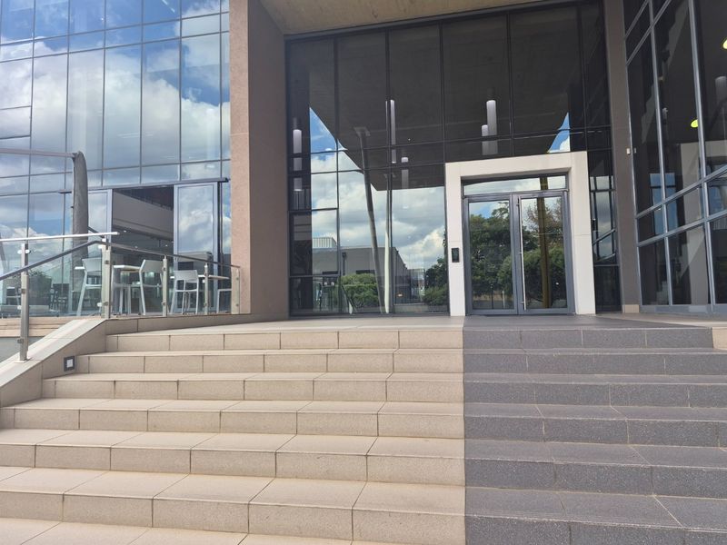 Exceptional Ground-Floor P-Grade Office Space in Prime Bryanston - Photo 3