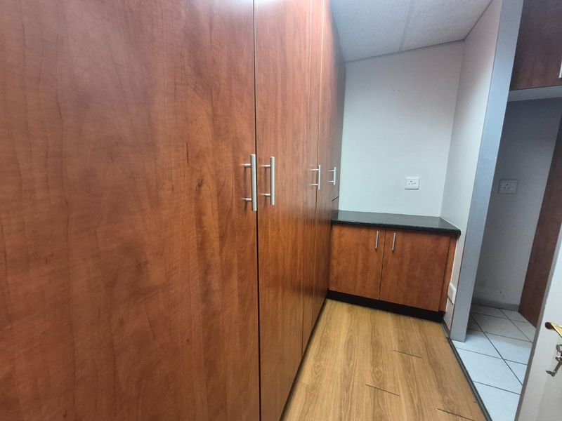 Prime First-Floor Office Suite in Sought-After Bryanston Gate Office Park - Photo 9